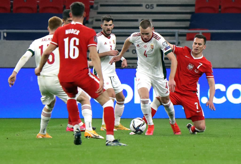 Grupo I | Hungría y Polonia empataron a tres goles.