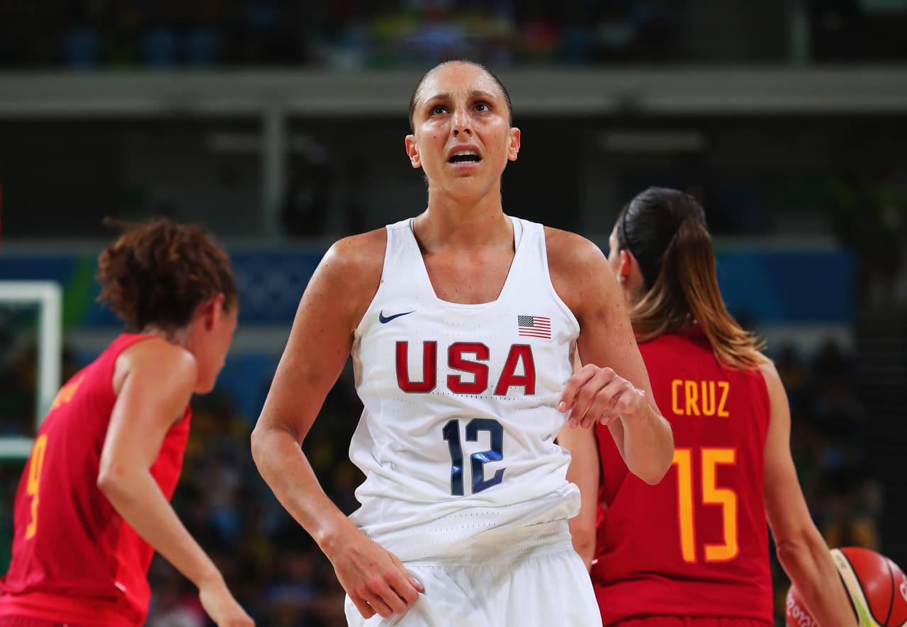 Diana Taurasi, de padres argentinos, ha conseguido 4 medallas de oro Olímpicas, además de dos títulos Mundiales, con la selección de baloncesto de los Estados Unidos.