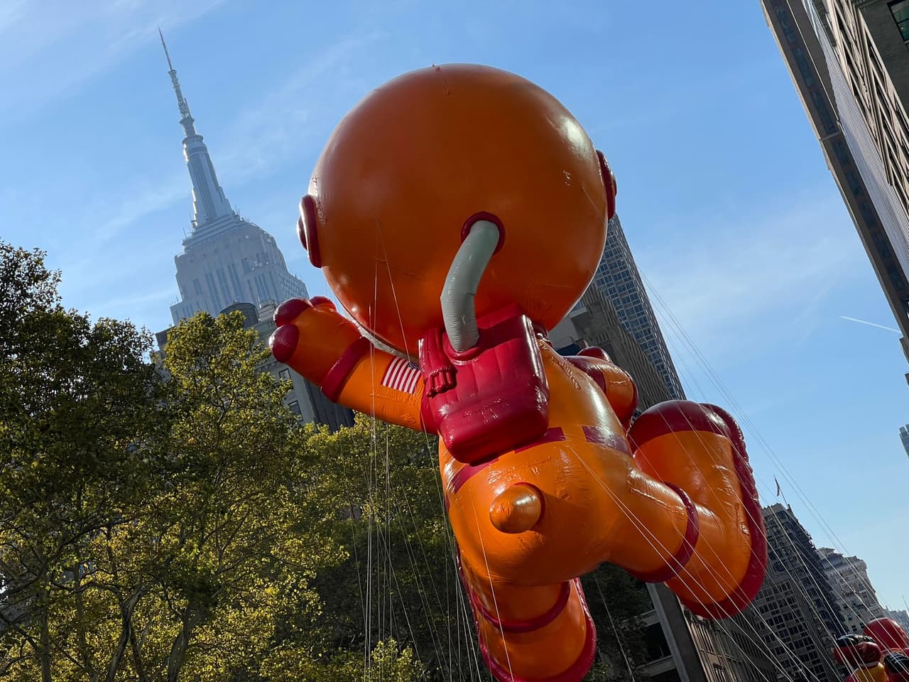 La policía no reportó incidentes mayores durante el evento.