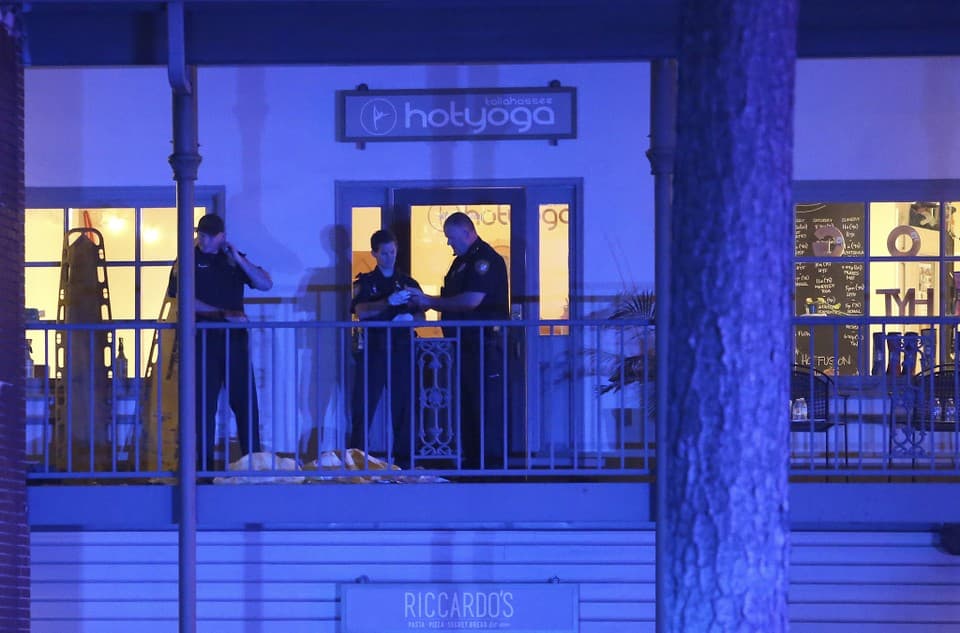 El acusado de la matanza en estudio de yoga en Tallahassee tuvo arrestos previos por manosear mujeres