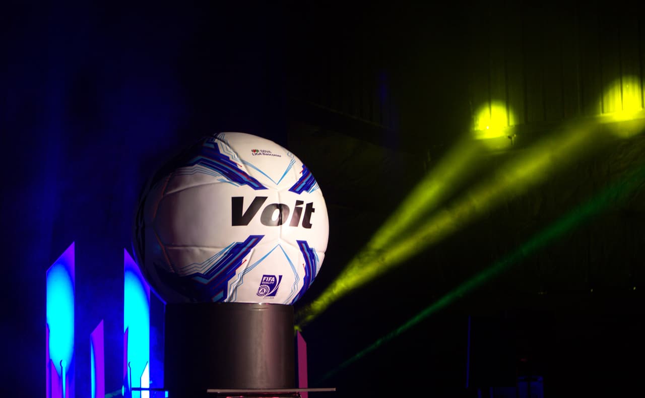 Presentan el balón que se utilizará en AP2015 de la Liga Mx
