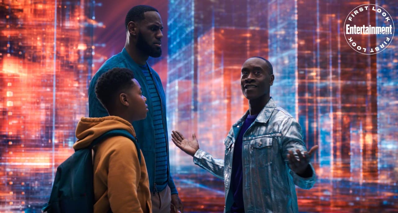 En la trama de la película, James y su hijo Dom (Cedric Joe) son absorbidos por el ‘Server-verse’, del entretenimiento Warner 3000, por un ‘humanoide’ de la Inteligencia Artificial, ‘Al G Rhythm’.