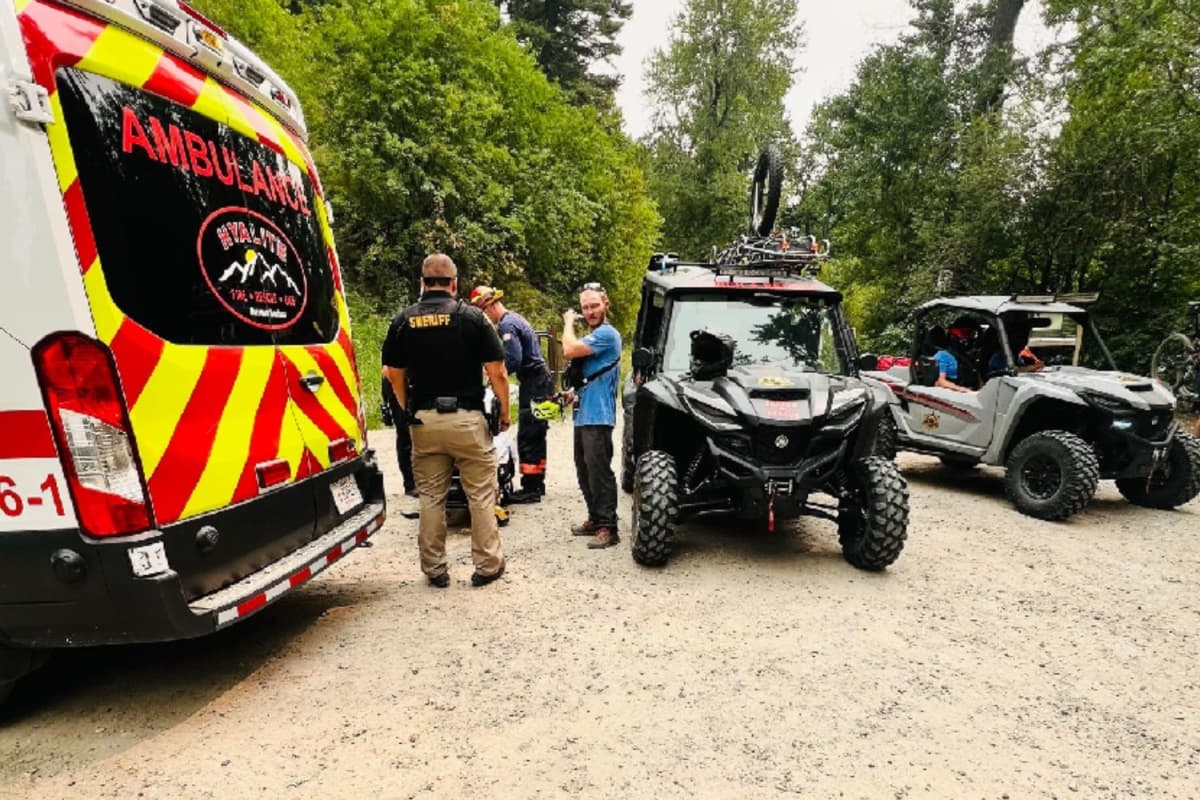 Gallatin County Sheriff Search and Rescue envió un equipo para localizar a Rudy entre el bosque, pero pasaron dos horas para que pudieran encontrarlo, tiempo que estuvo consciente, según describió su hija en GoFundMe.