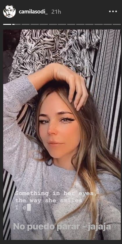 "No puedo parar", comentó Camila en una de las imágenes que compartió en sus historias, con lo que volvió a hacer alusión a los filtros utilizados.