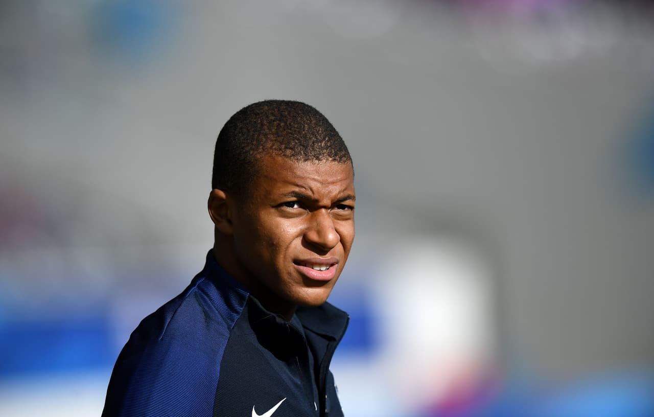 Mbappé sigue apartado del PSG y se entrena con los descartados del equipo
