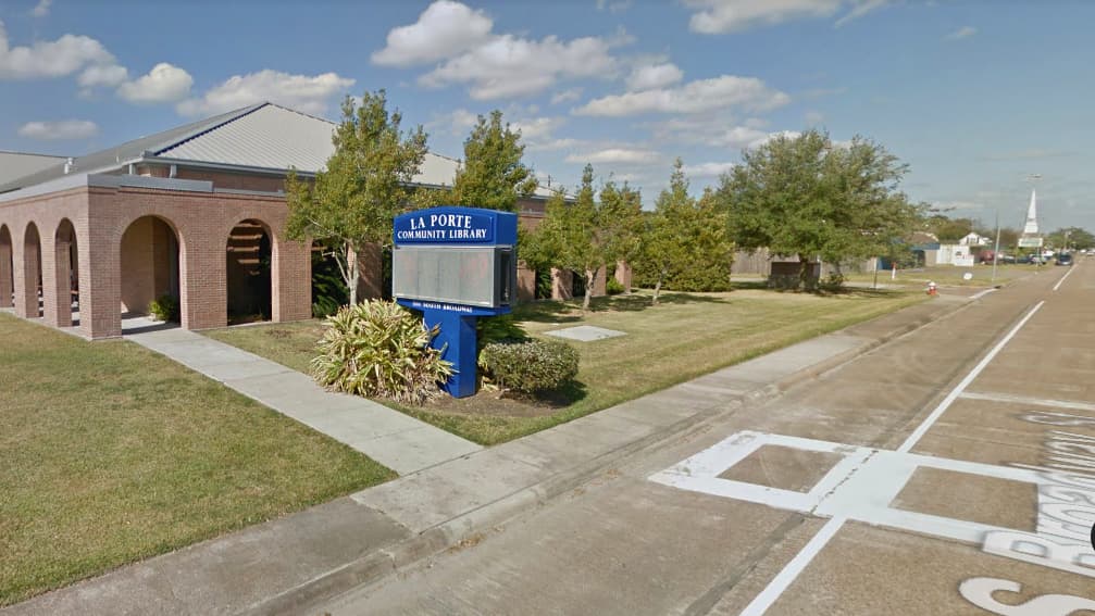 La policía busca ayuda ciudadana para identificar a sospechoso de agredir sexualmente a una menor cerca de una biblioteca