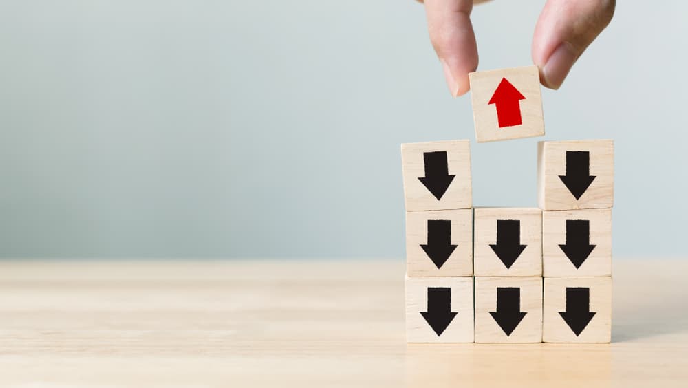 En tu caso y en el de tu generación, este tránsito directo de Neptuno contribuirá a que desarrolles potenciales, empieces estudios superiores, te destaques en cualquier campo que decidas incursionar, el concepto de amor y compromiso es más liberal, menos atado a convencionalismos, una etapa enriquecedora.