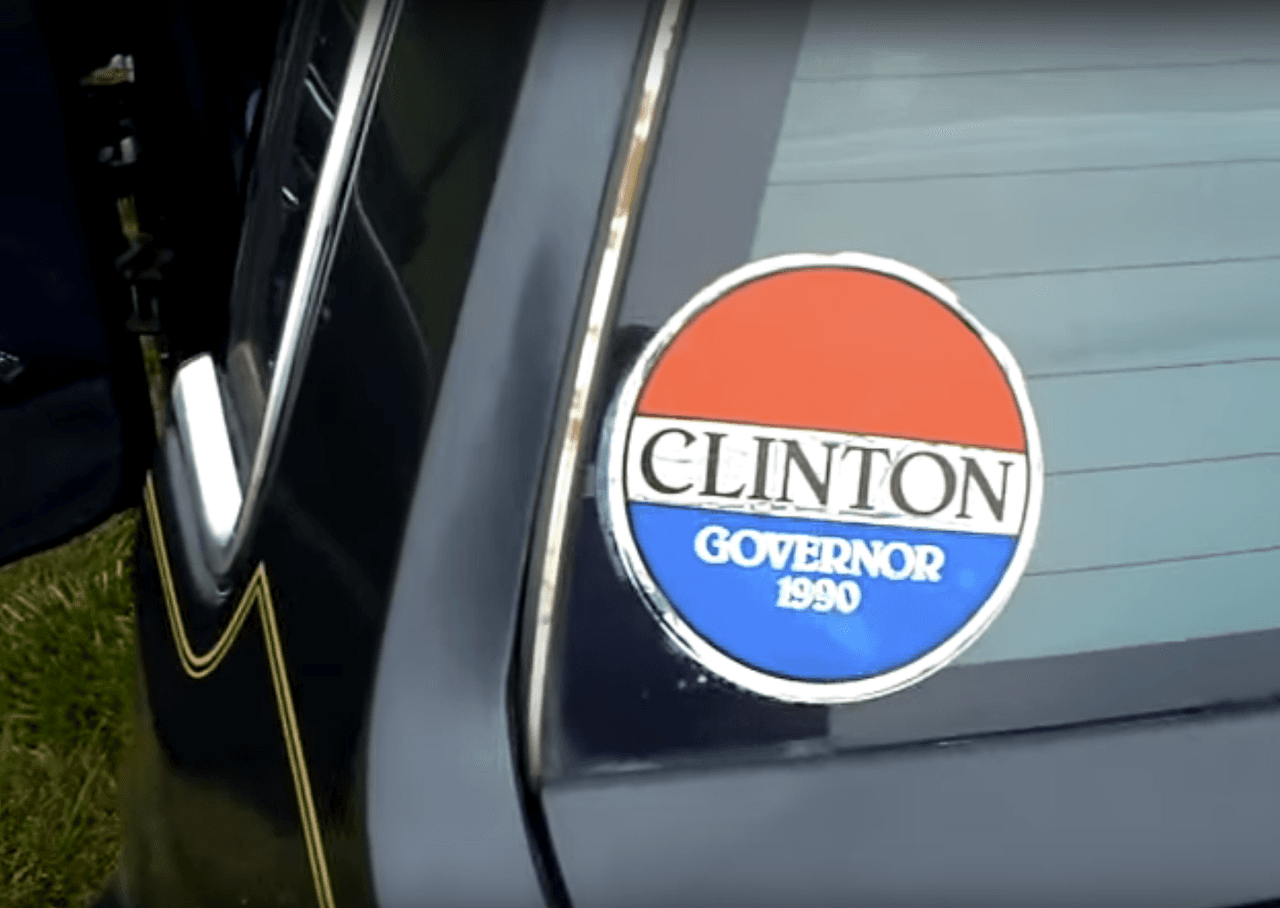 Sale a la venta el "Oldsmobile de Hillary"
