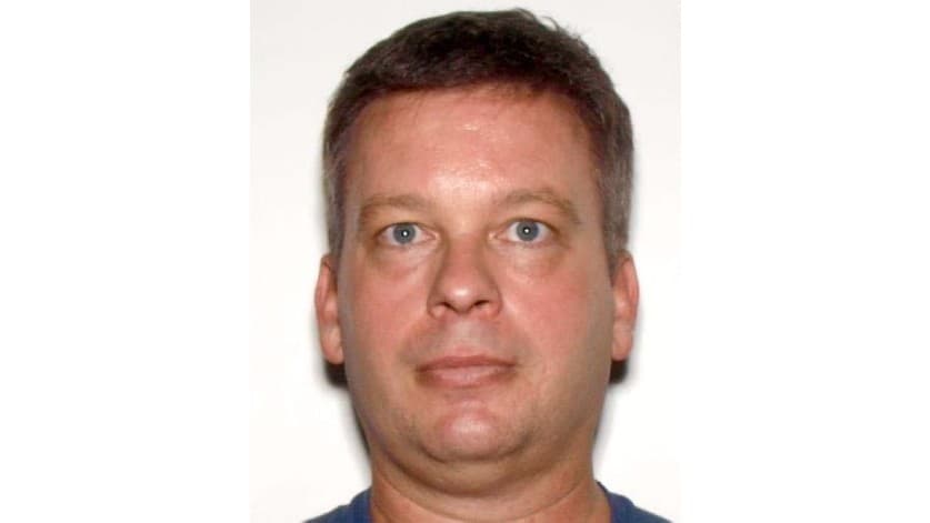 El misionero que recaudó $33 millones para biblias y ahora está acusado de fraude