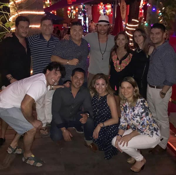 No cabe duda que la camaradería ha reinado en sus vacciones, se la han pasado de lujo.