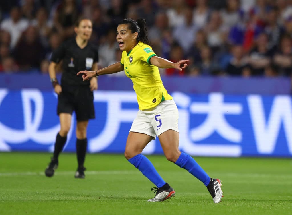 Brasil llegó al empate gracias al gol del minuto 63 de la defensora Thaisa, el 1-1 ante las locales.