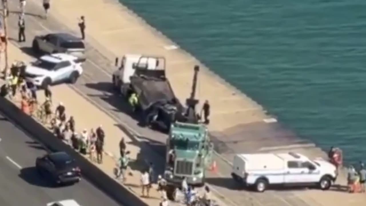 Auto cae al lago Michigan en Chicago: los 3 ocupantes salen nadando hacia la orilla
