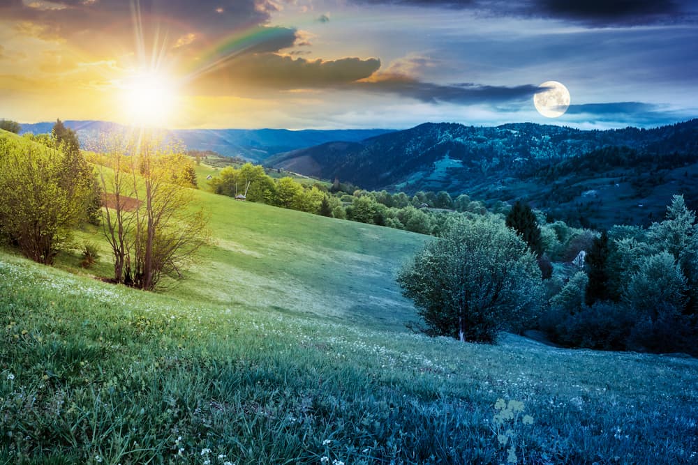 Por ese motivo no coincide la constelación con el signo y nosotros los astrónomos nos guiamos por el signo, así que cuando decimos que la Luna está en Aries, nos referimos al signo de Aries, y cuando decimos que el Sol está en Escorpión nos referimos al Sol en cuanto al signo, no la constelación.
<br>