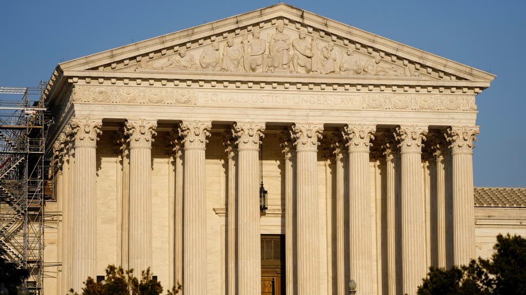 Qué pasará con quienes estimulen la inmigración ilegal a EEUU tras nueva decisión de la Corte Suprema