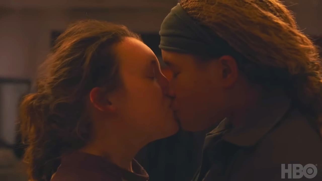 Ellie y Riley en 'The Last of Us'.