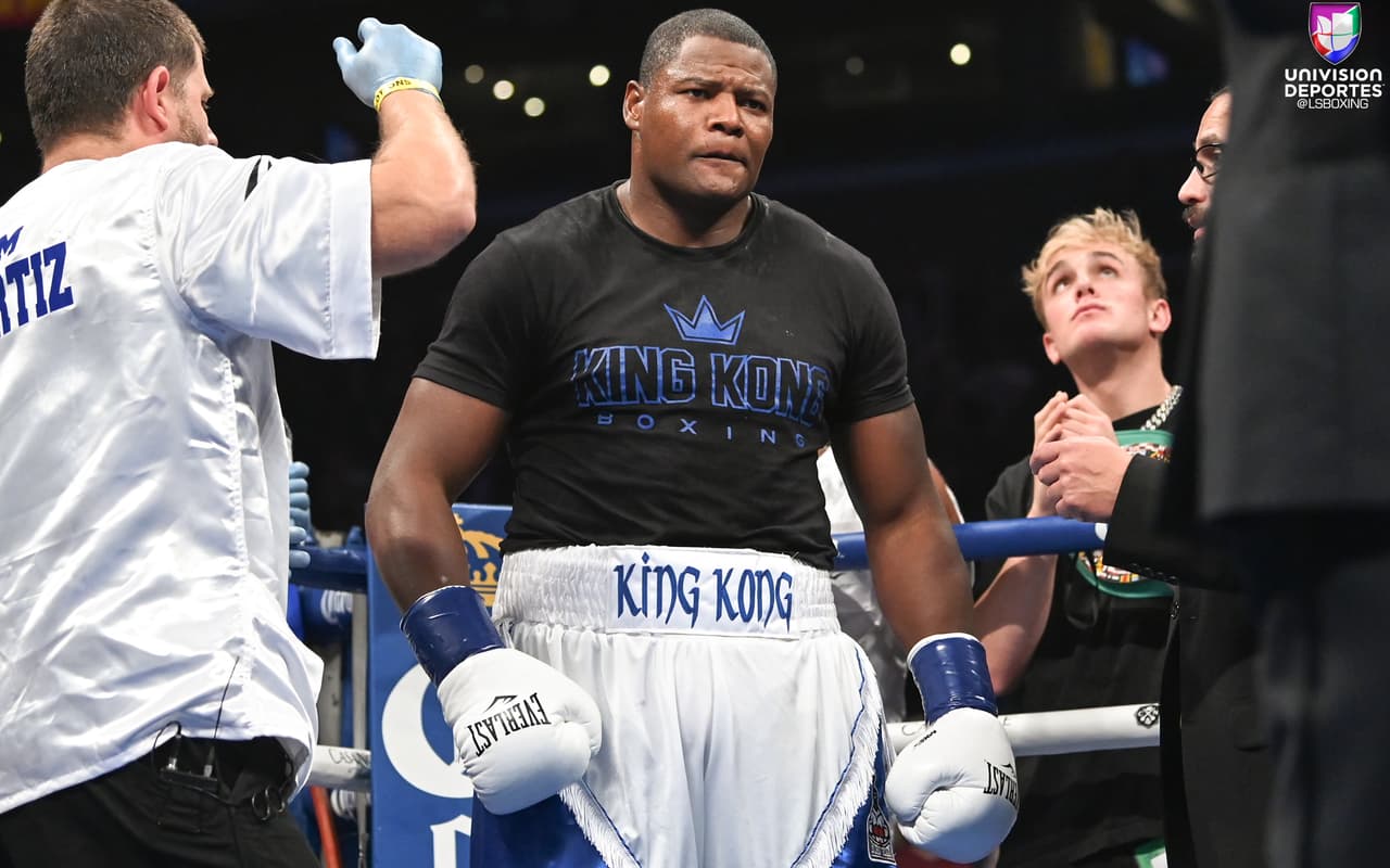 Luis 'King Kong' Ortiz dominó de principio a fin a Travis Kauffman, quien terminó noqueado en el décimo round. El cubano mencionó tras su victoria que quiere la revancha con Wilder.