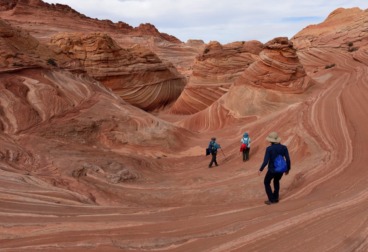 <h3 class="cms-H3-H3"></h3>
<h3 class="cms-H3-H3"><a href="https://www.blm.gov/programs/recreation/permits-and-passes/lotteries-and-permit-systems/arizona/coyote-buttes-north" target="_blank">The Wave</a></h3>
<a href="https://www.blm.gov/programs/recreation/permits-and-passes/lotteries-and-permit-systems/arizona/coyote-buttes-north" target="_blank"> </a>
<br>‘La Ola’ es una formación rocosa al norte de Arizona que te dejará sin palabras.
<br>