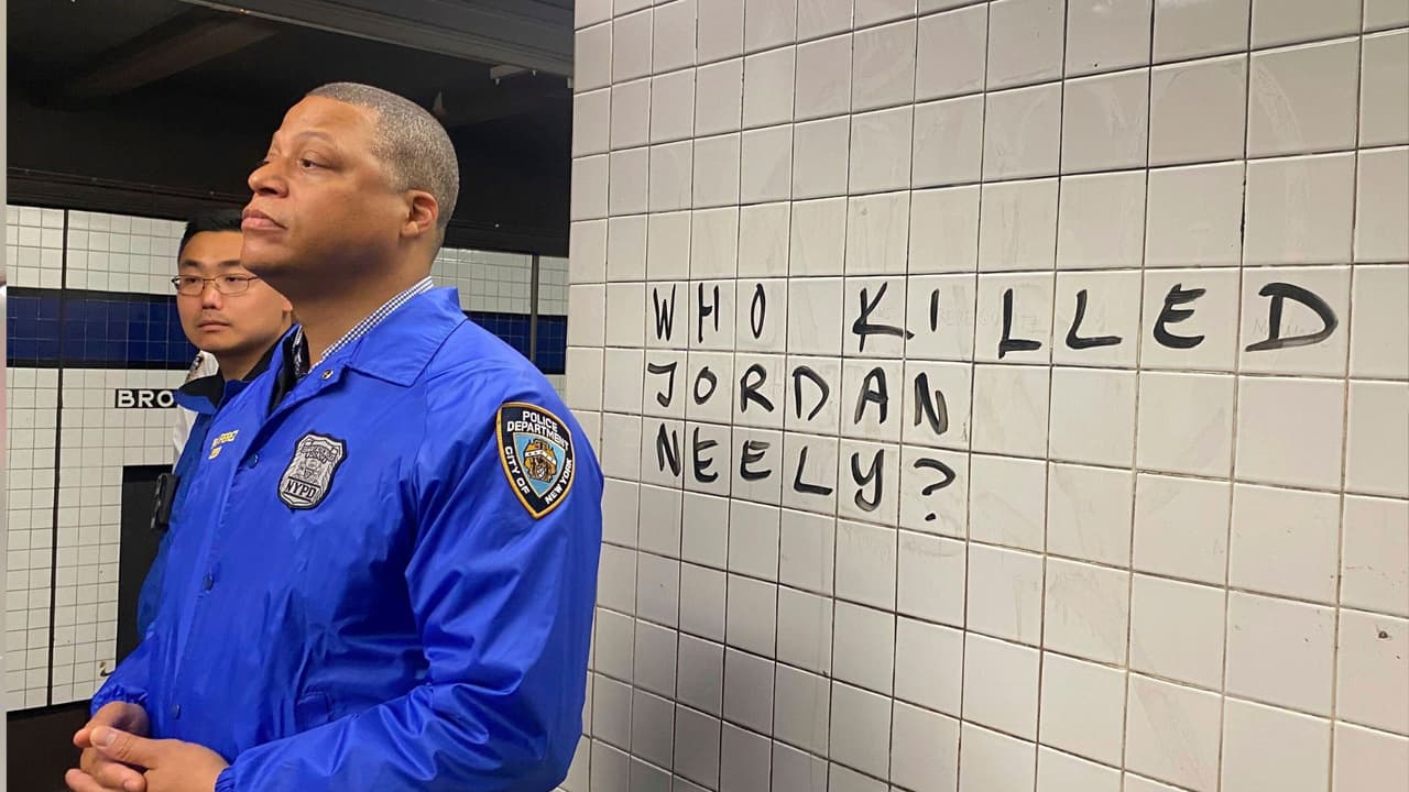 Muerte de Jordan Neely, que fue sometido en tren del subway es investigada como homicidio