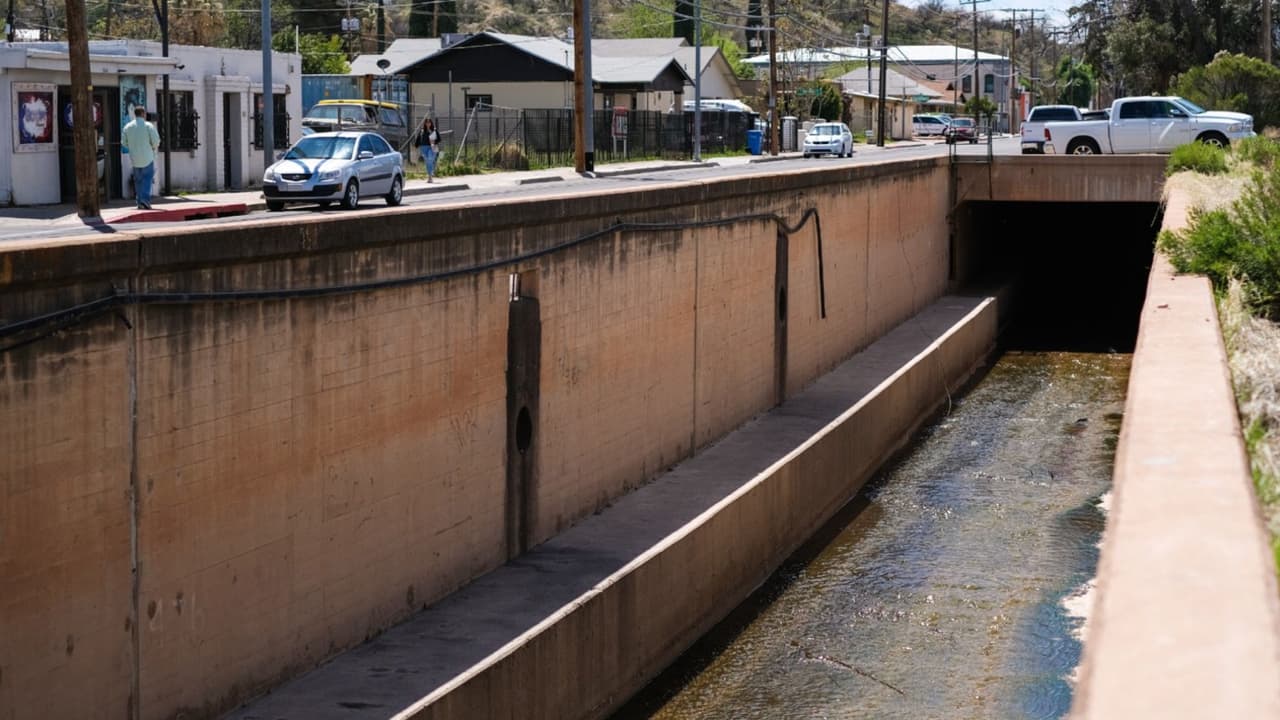 La otra crisis de la frontera, las aguas residuales que dejan mal olor en las ciudades fronterizas
