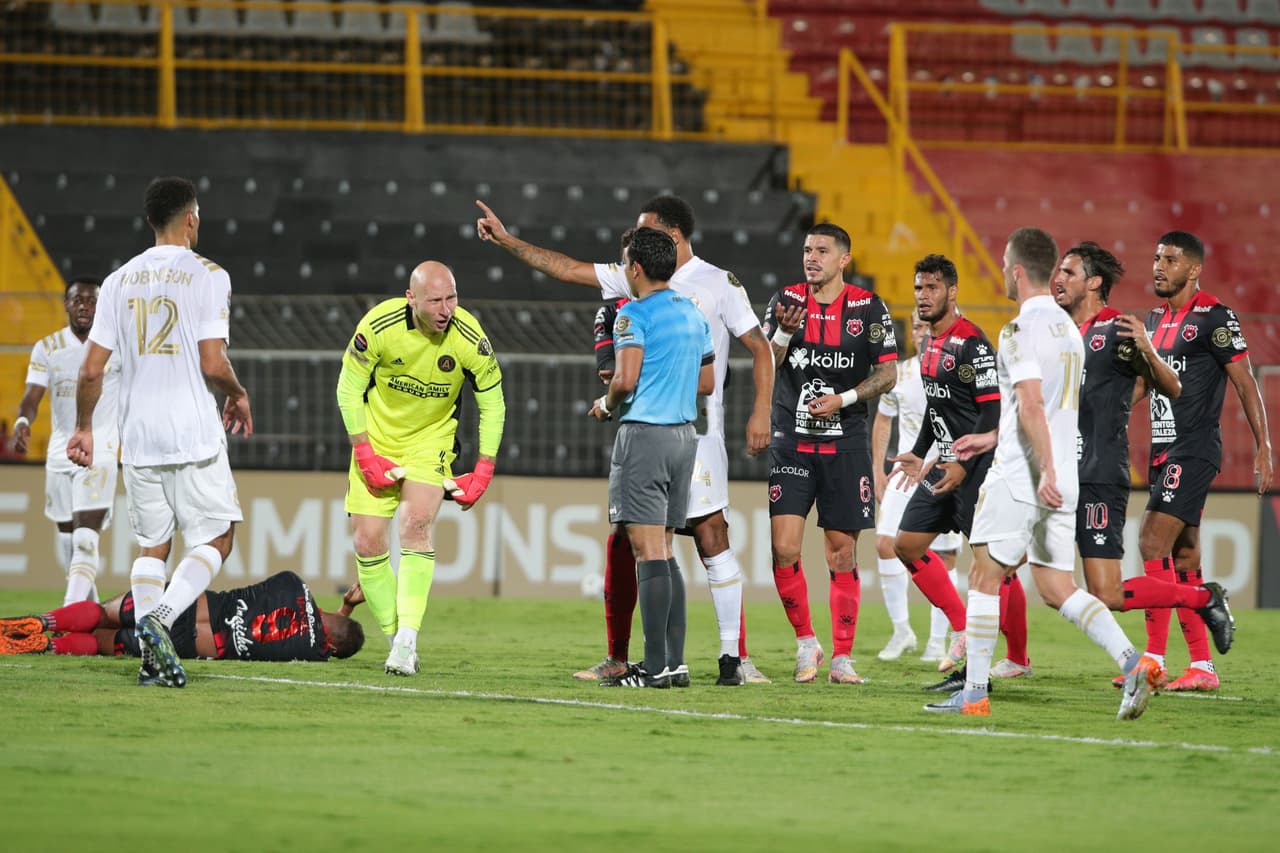 Con solitario gol de Ezequiel Barco, Atlanta United vence 0-1 al Alajuelense y toman una importante ventaja en los octavos de final.