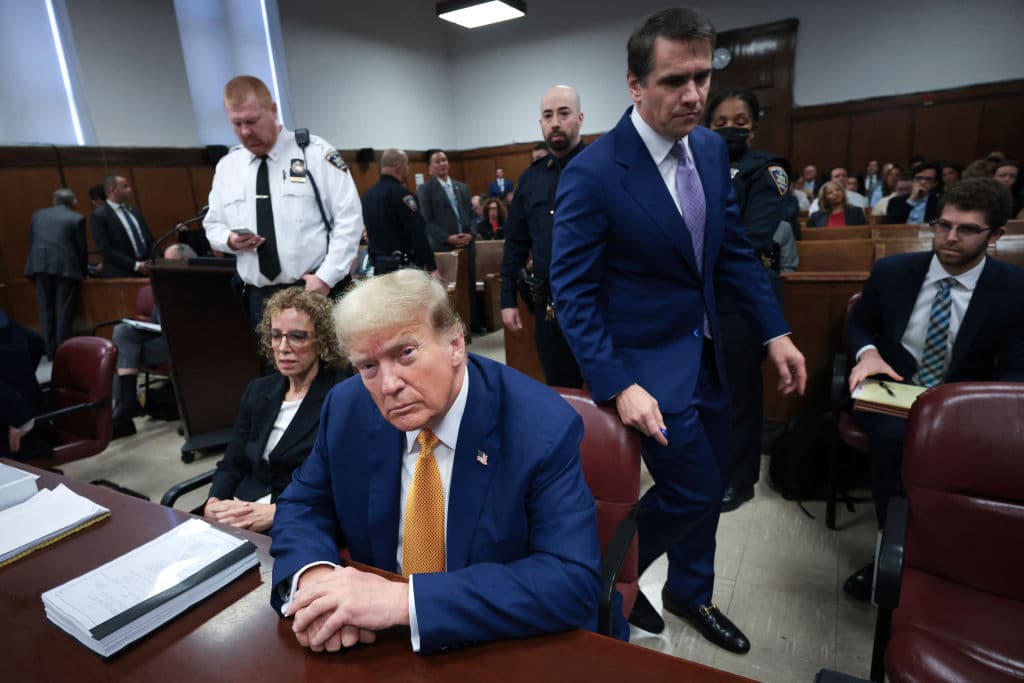 Trump en la corte. (Photo by Win McNamee / POOL / AFP) (Photo by WIN MCNAMEE/POOL/AFP via Getty Images)