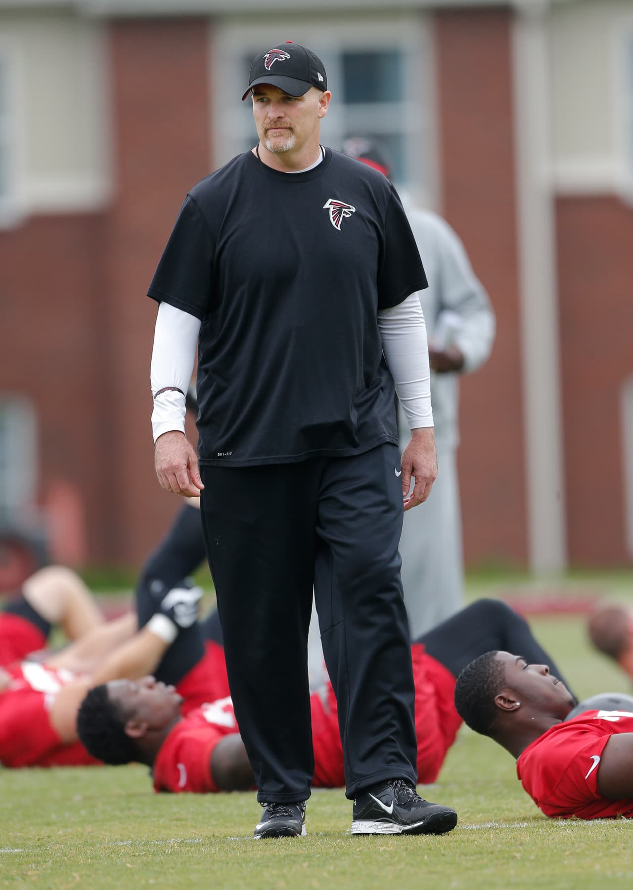 Dan Quinn: Era broma que Herschel Walker podría jugar actualmente para Falcons