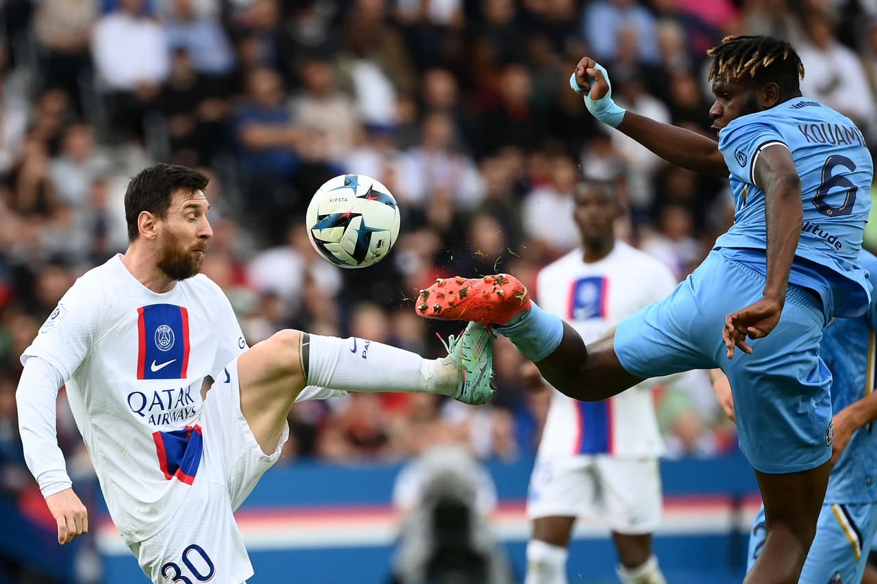 PSG remontó para vencer 4-3 al Troyes con goles de Carlos Soler, Lionel Messi, Neymar y Kylian Mbappé en la Jornada 13 de la Ligue 1.