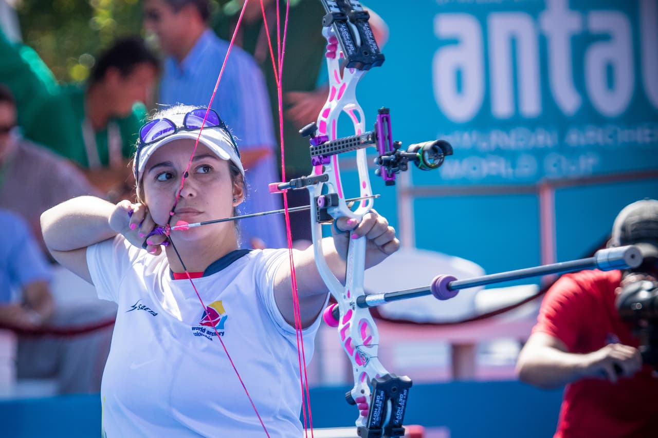 López tiene además el récord mundial de ser la única mujer que ha conseguido puntuación perfecta de 150 puntos.