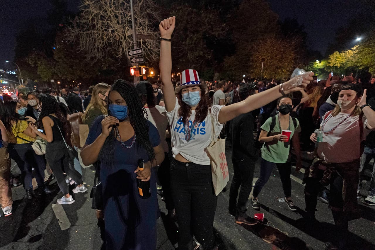 En Fort Greene Park, en Nueva York, el triunfo de Jor Biden también fue el motivo de toma de calles.