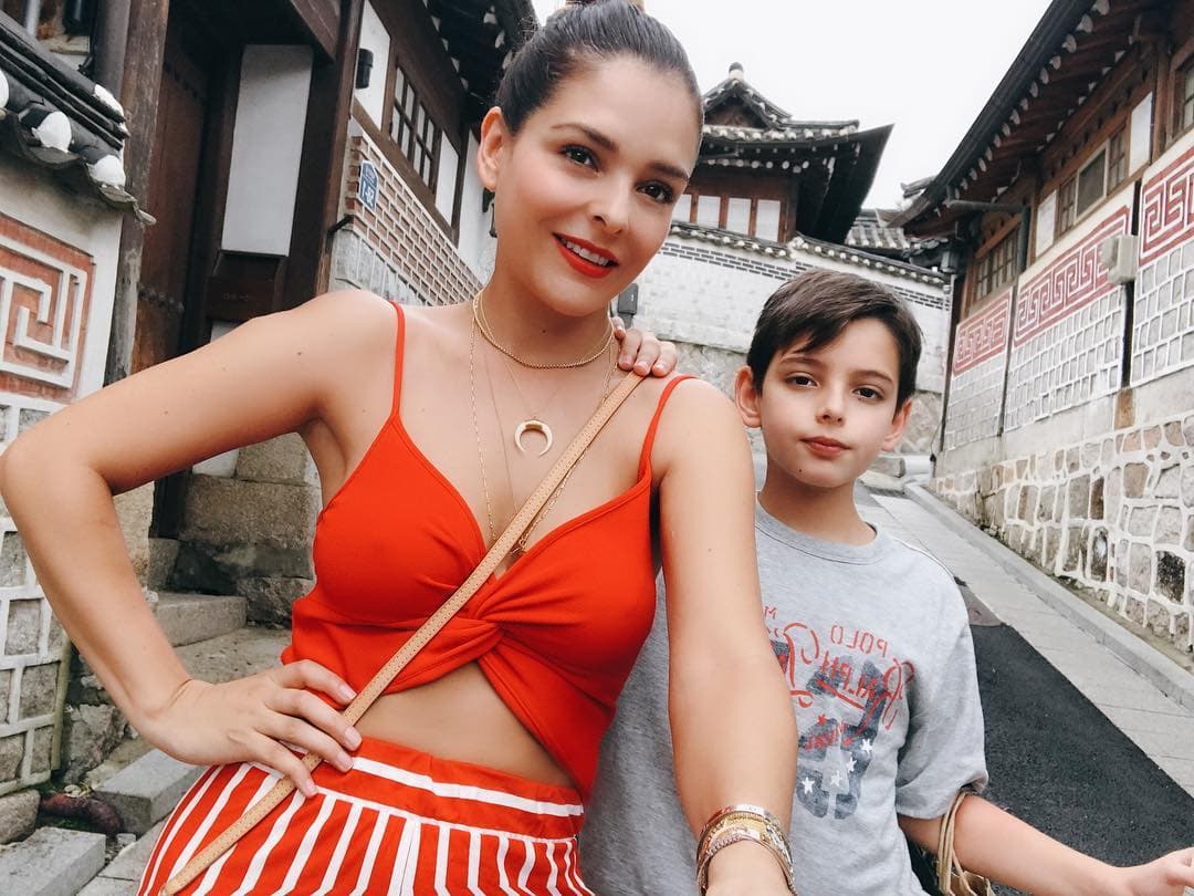 En el año 2016 la actriz reveló que su hijo había sufrido 'bullying' escolar, por lo que estuvo a su lado en todo momento para que el pequeño pudiera superar dicho episodio.