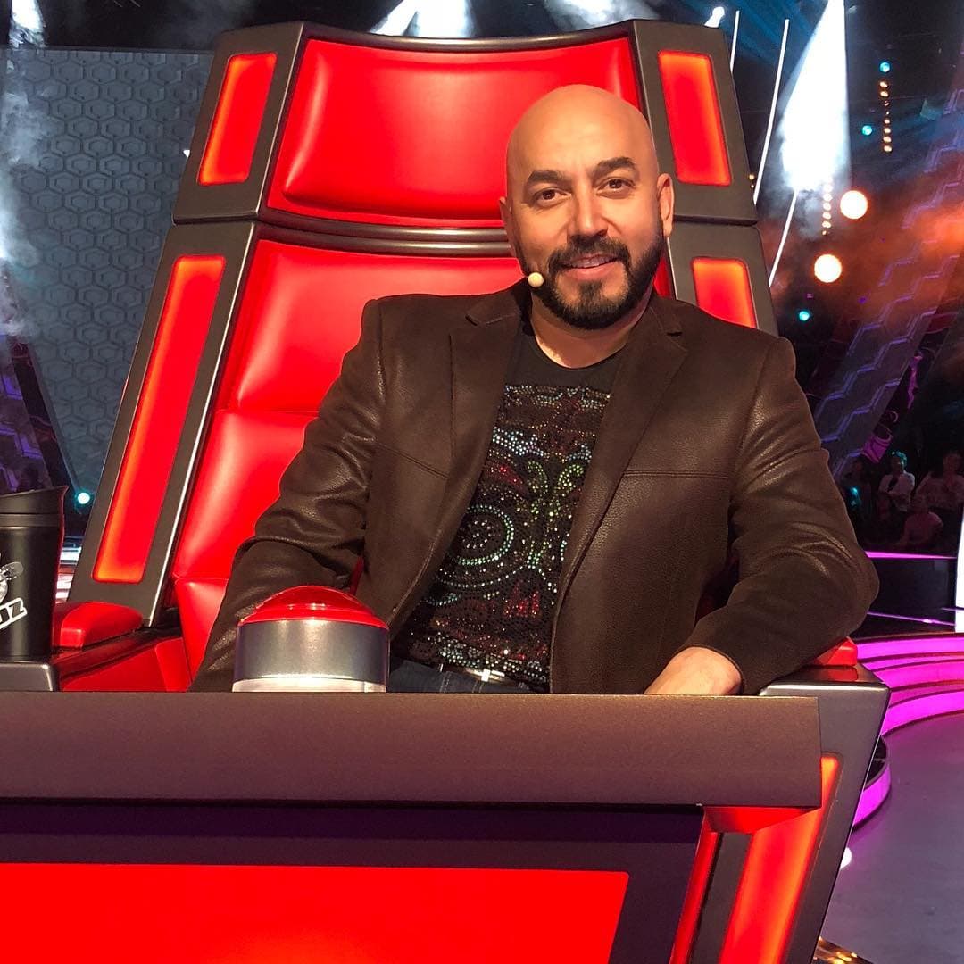 El escrito de Lupillo desató diversas reacciones por parte de los cibernautas, algunos lo apoyan y otros tantos critican su supuesto amorío con la cantante, quien es 17 años menor que él.