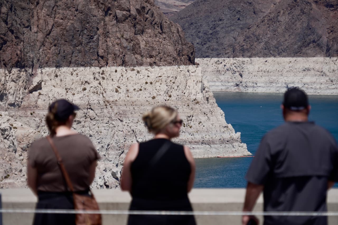 El lago Mead alcanza un nivel de agua históricamente bajo mientras el río Colorado atraviesa dificultades