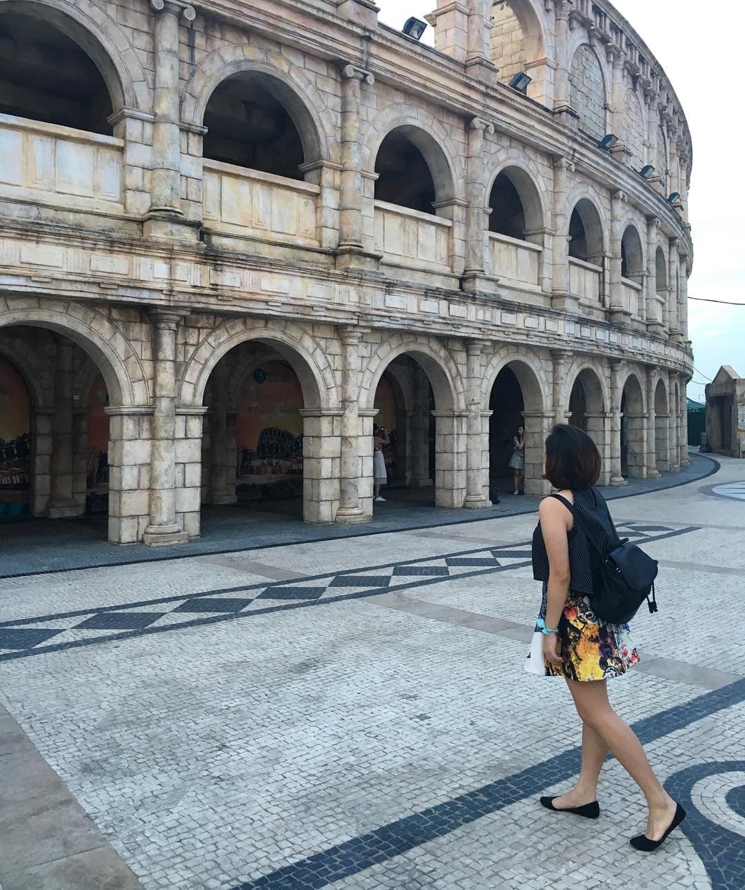 <b>El coliseo romano (o su versión china)</b>
<br>Si tu país no tiene este tipo de construcciones milenarias, haz como China e invéntate una versión propia. Esta está en Macao.