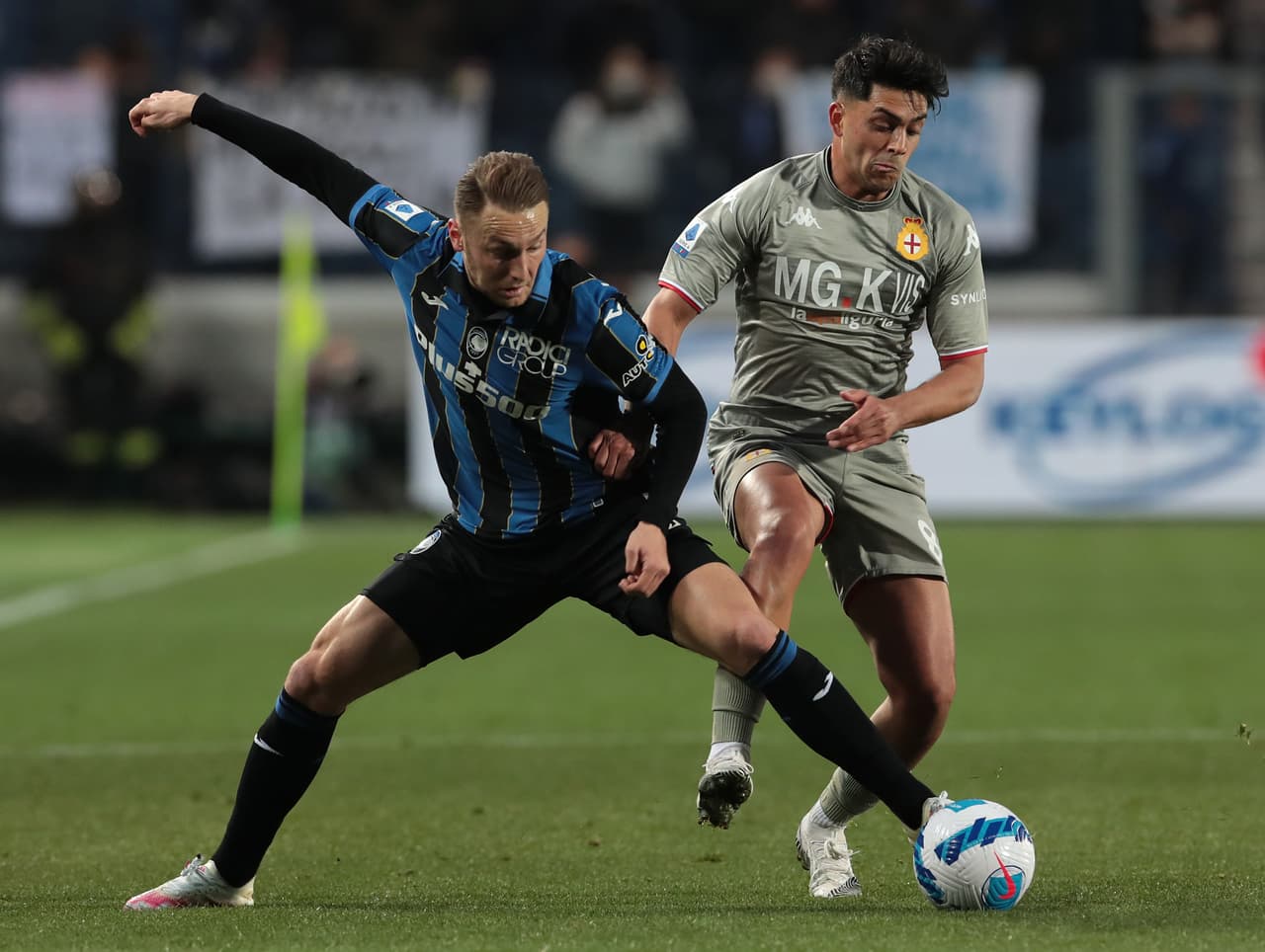 Con Johan Vásquez como titular, el Genoa igualó sin goles en su visita al Atalanta, pero se mantiene en puestos de descenso.