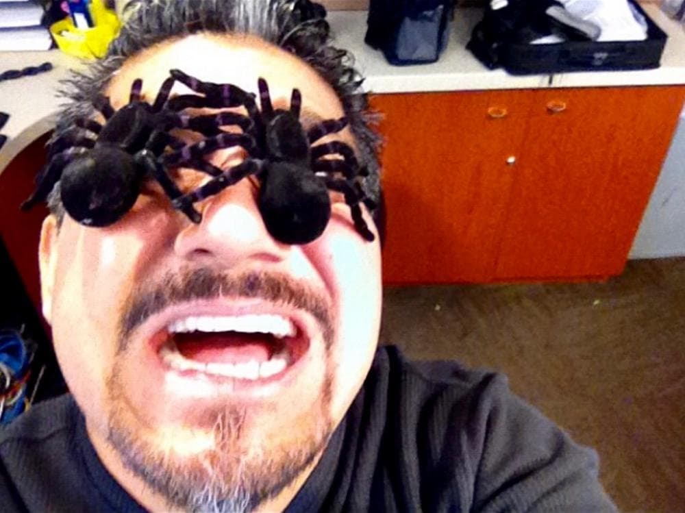 El locutor también quiso hacer su propia versión de
<b>Don Telaraño</b> y esto fue lo que logró.