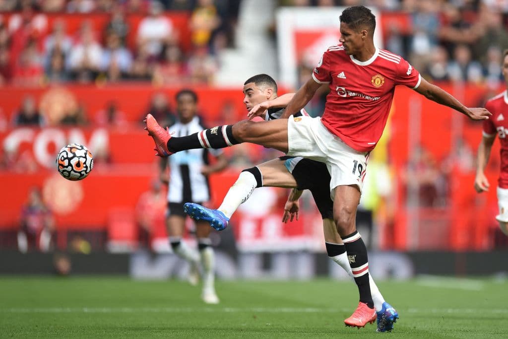 El astro portugués volvió a vestir los colores del equipo que lo vio crecer y con un doblete, CR7 ayuda al Manchester United a golear 4-1 al Newcastle United.