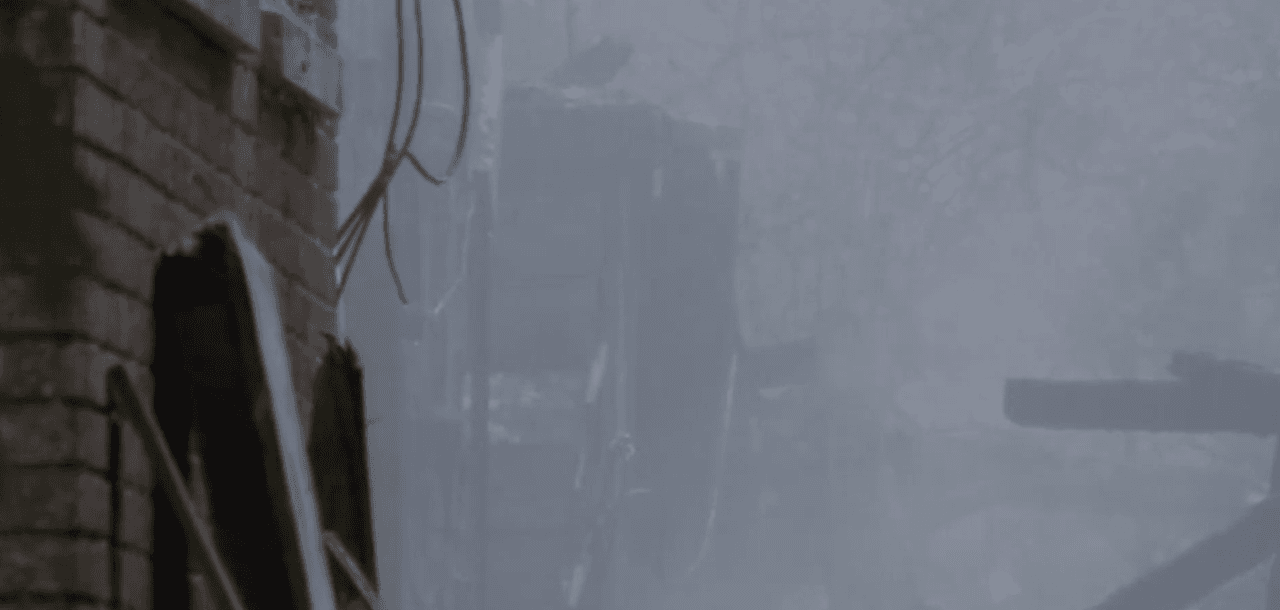 La policía dice que un edificio de apartamentos de tres pisos se incendió y las llamas se extendieron a tres casas en la calle Cayuga.
<br>
<br>