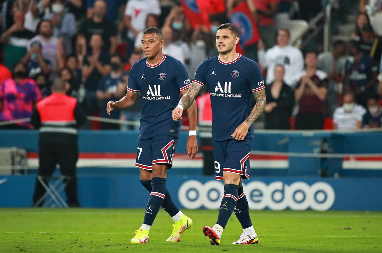 Paris Saint-Germain suma su segunda victoria en la Ligue 1 ante Estrasburgo 4-0. Mauro Icardi (3'), Kylian Mbappé (25'), Julian Draxler (27') y Pablo Sarabia (86') anotaron para el equipo local, mientras que para el Racing fueron Kevin Gameiro y Ludovic Ajorque. Previo al encuentro, el equipo parisino presentó a sus nuevos jugadores: Lionel Messi, Sergio Ramos, Gianluigi Donnaruma, Achraf Hakimi y Georginio Wijnaldum.