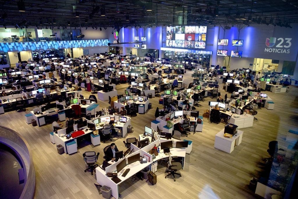 Univision cierra temporalmente uno de sus edificios debido al coronavirus