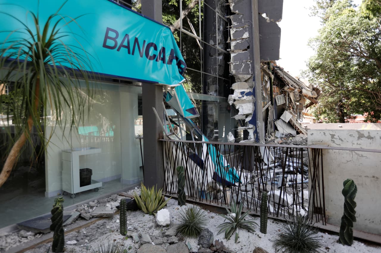 Vista de los restos de un edificio dañado por los terremotos que azotaron el país, en Caracas, Venezuela, 25 de junio de 2026.