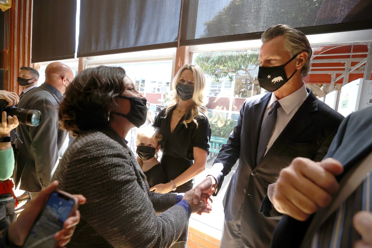 Newsom, un demócrata que lidera las encuestas, es solo el cuarto gobernador en la historia de Estados Unidos y el segundo en California en enfrentar una revocatoria.
<br>