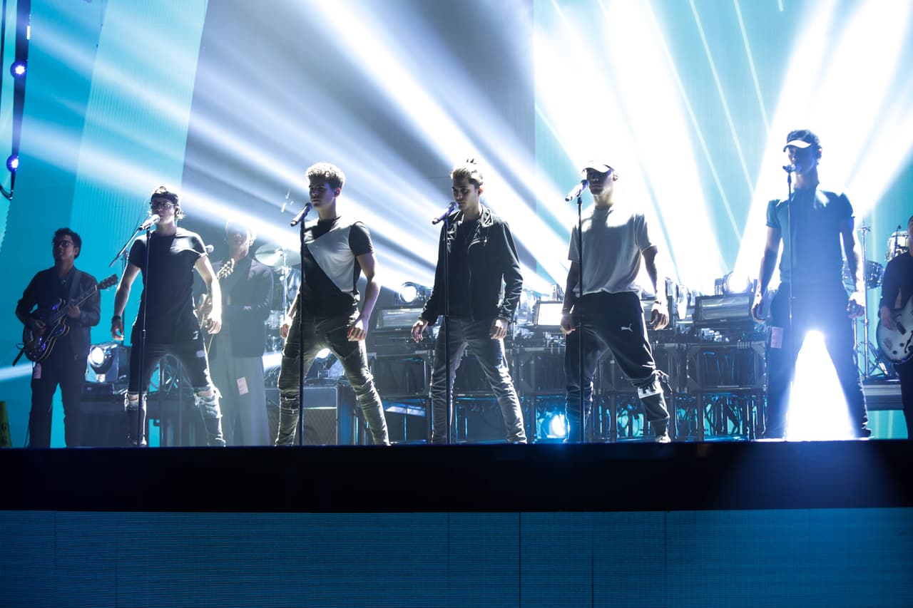 Están nominados en la categoría de Mejor Nuevo Artista y fácilmente pudieran llevarse el gramófono. ¿Será así? Sea como sea el crecimiento de estos chicos ha sido increíble desde que ganaron la primera temporada de La Banda. Te dejamos con lo mejor de su ensayo.