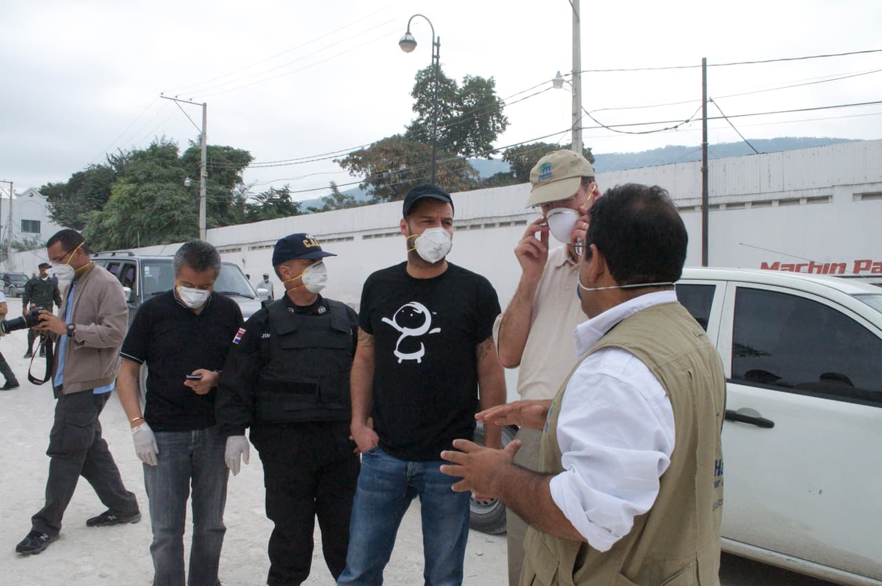 Ricky Martin visita Haití tras el terremoto