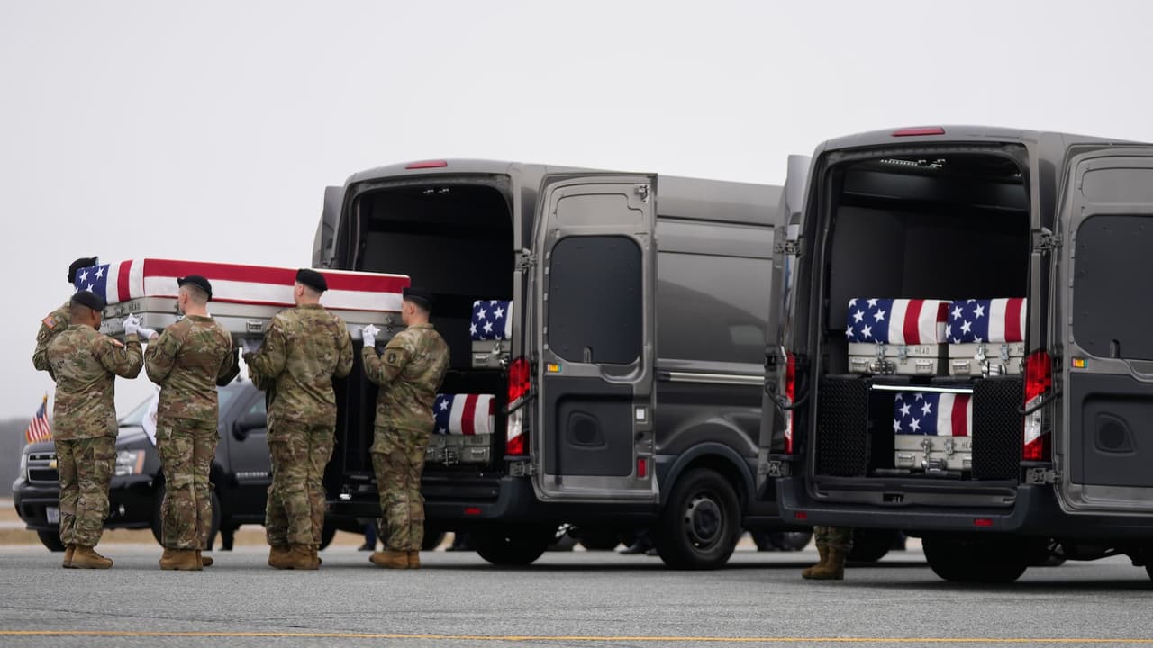 Oficial del NYPD muere durante despliegue en Kuwait durante la Operación Furia Épica.