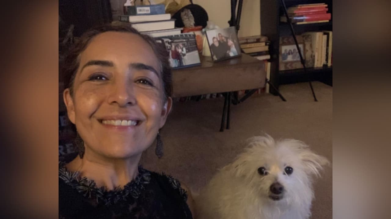 Nuestra compañera María Mejía nos envía esta foto de Bonita, su perrita de 10 años.