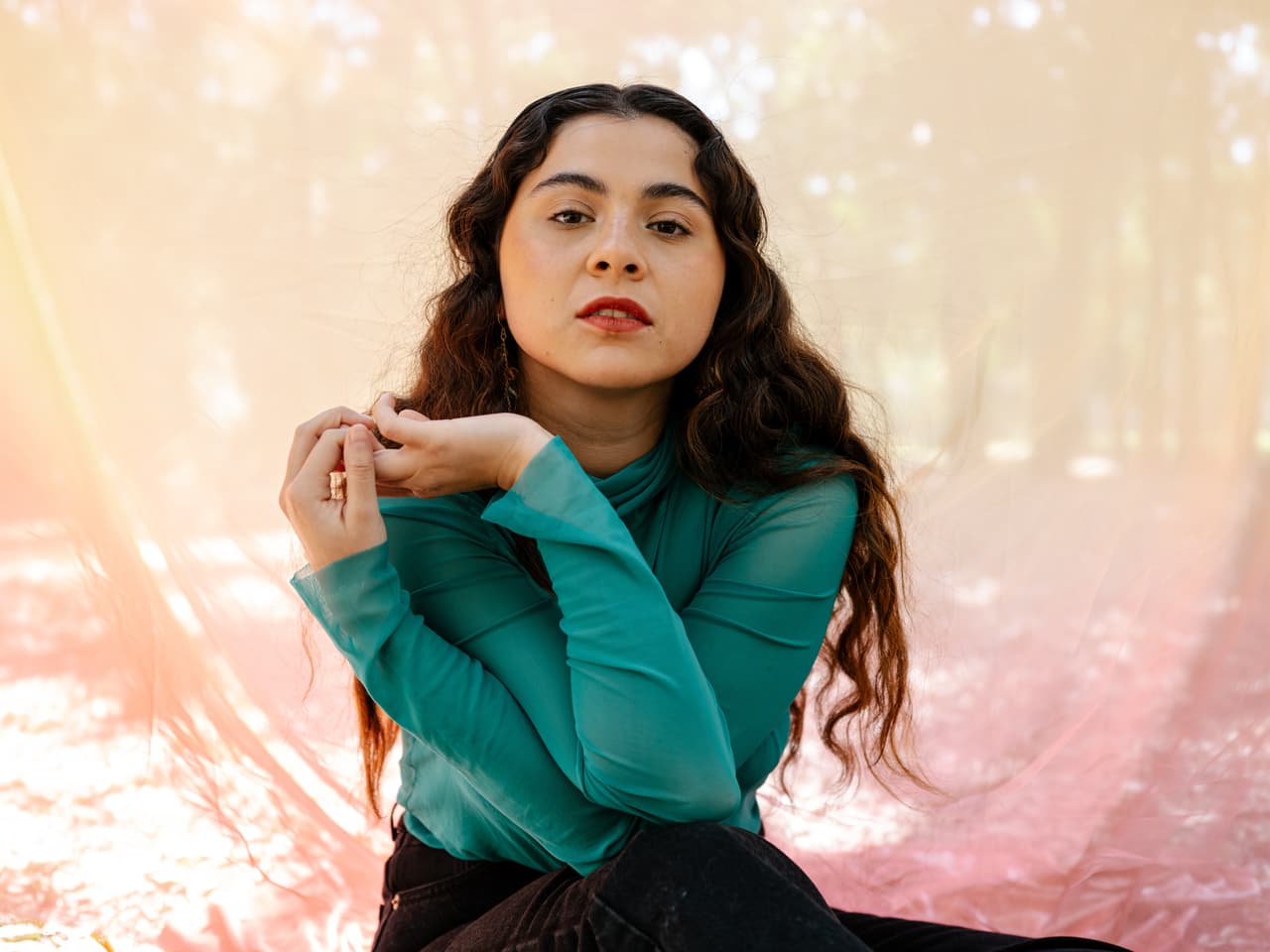 <h2 class="cms-H2-H2">Silvana Estrada</h2>
<br>La cantante y compositora mexicana con apenas 25 años, celebrará en el escenario sus dos nominaciones al Latin GRAMMY en las categorías Mejor Nuevo Artista y Mejor Álbum Cantautor.