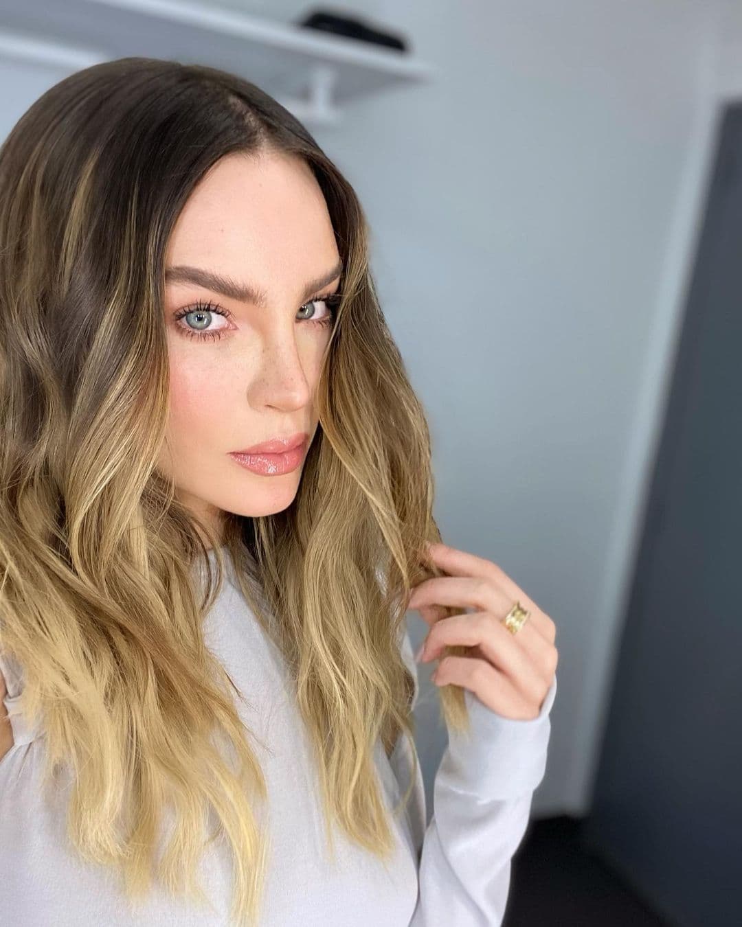 A finales de septiembre se dijo que estaba saliendo con Gonzalo Hevia Bailleres, un adinerado empresario mexicano. En su momento Belinda no desmintió los rumores, no obstante, no se les volvió a ver juntos.