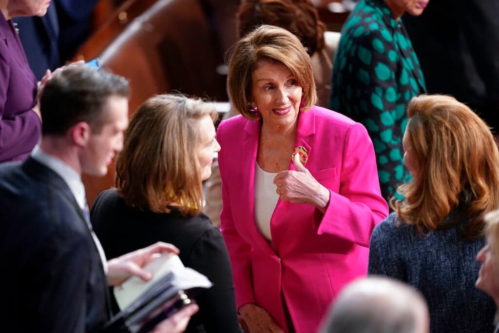 La representante Nancy Pelosi, demócrata por California, llega para el discurso sobre el Estado de la Unión del presidente Joe Biden en una sesión conjunta del Congreso en el Capitolio, el martes 7 de febrero de 2023, en Washington.