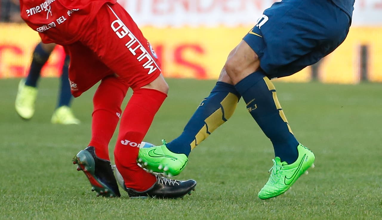 Dura entrada de Carlos Tevez lesiona a Ham