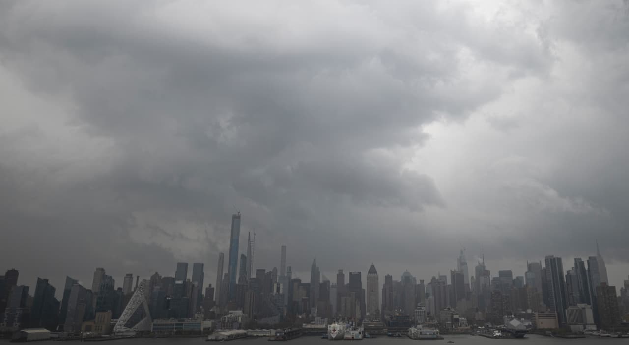 Números de emergencia en el área tri-estatal a los que puedes llamar en caso de tormenta